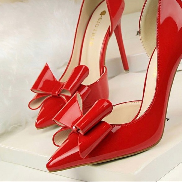Sweet Bowtie Heels.size - 240.EUR-39.Measurement shown in the picture in CMS